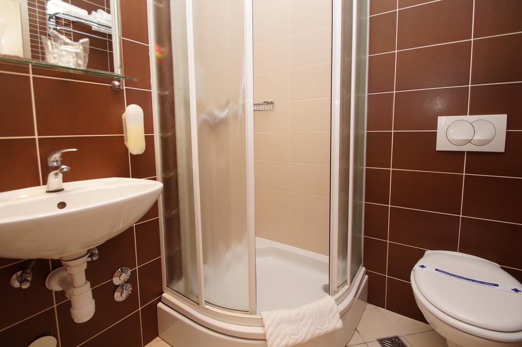 Hotel Posejdon Вела-Лука Экстерьер фото