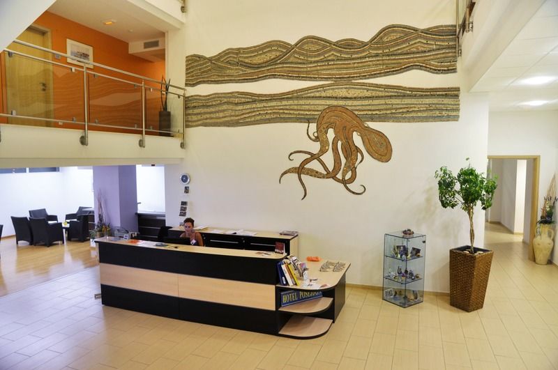 Hotel Posejdon Вела-Лука Экстерьер фото
