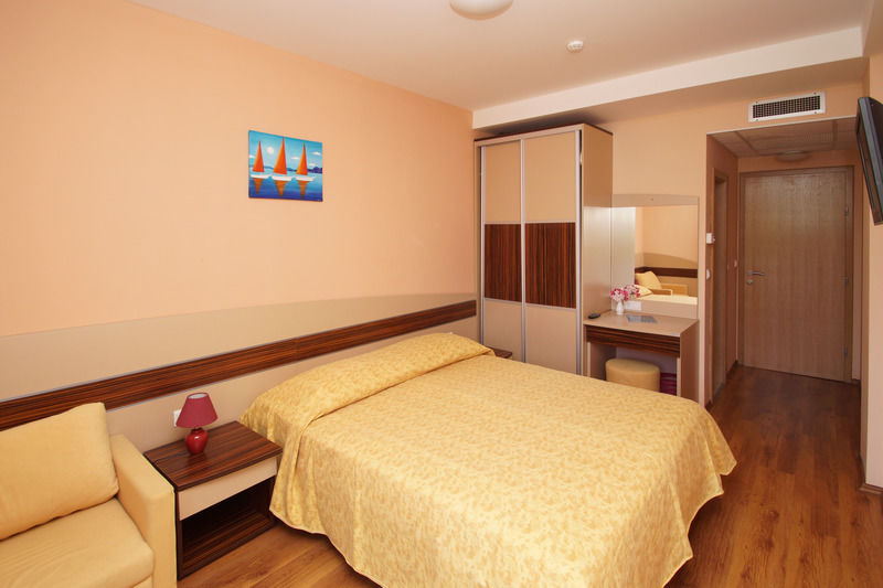 Hotel Posejdon Вела-Лука Экстерьер фото