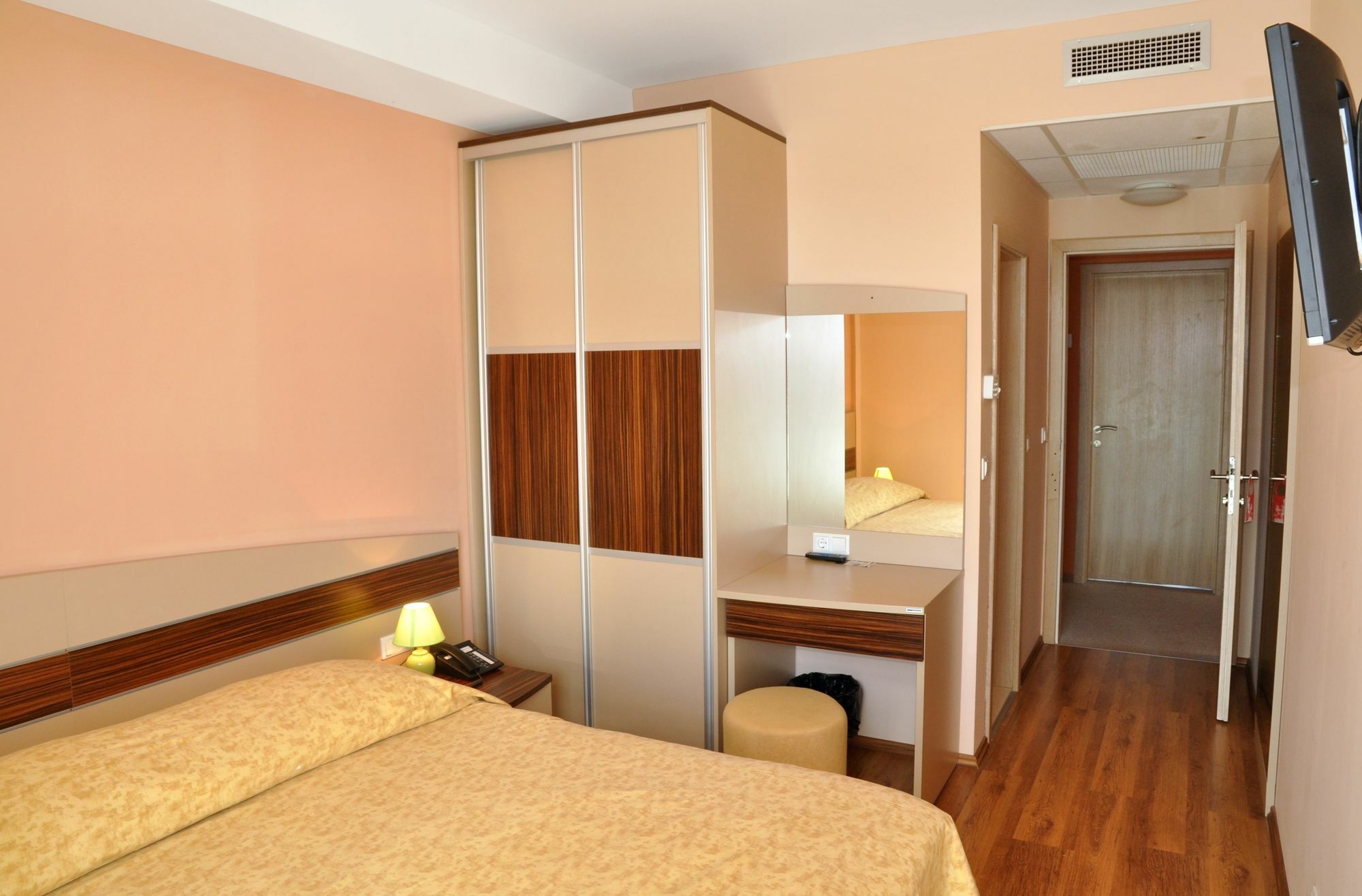 Hotel Posejdon Вела-Лука Экстерьер фото