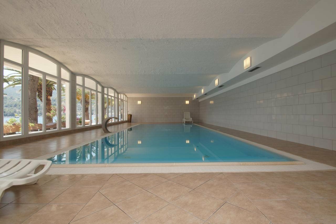 Hotel Posejdon Вела-Лука Экстерьер фото